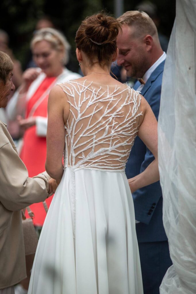 Když krajka objímá